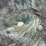 Nature’s Canvas After the Fury: The ‘Fried Egg’ Phenomenon Emerges Atop Mount Anak Krakatau Following Massive Eruption